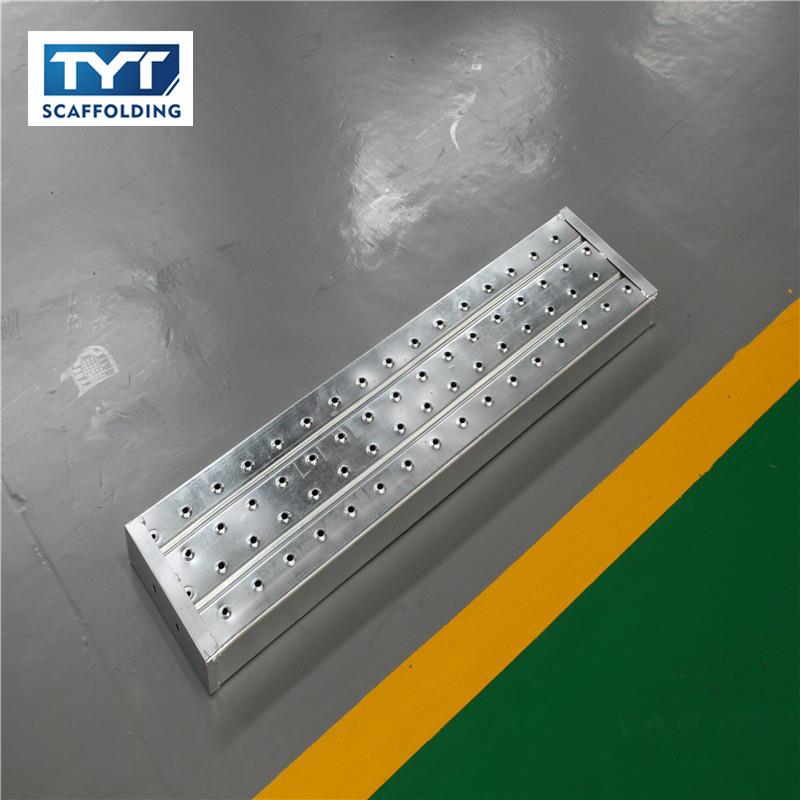 Strong loading capacity scaffolding plank